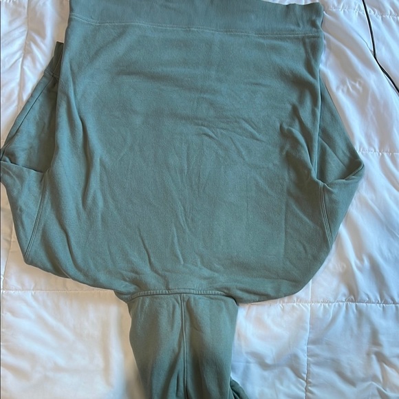 Reebok Sage Green Pullover - Picture 4 of 4